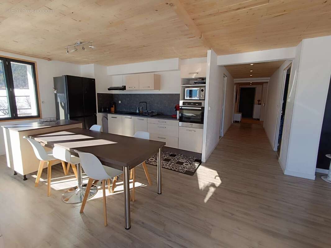 Appartement à MEAUDRE