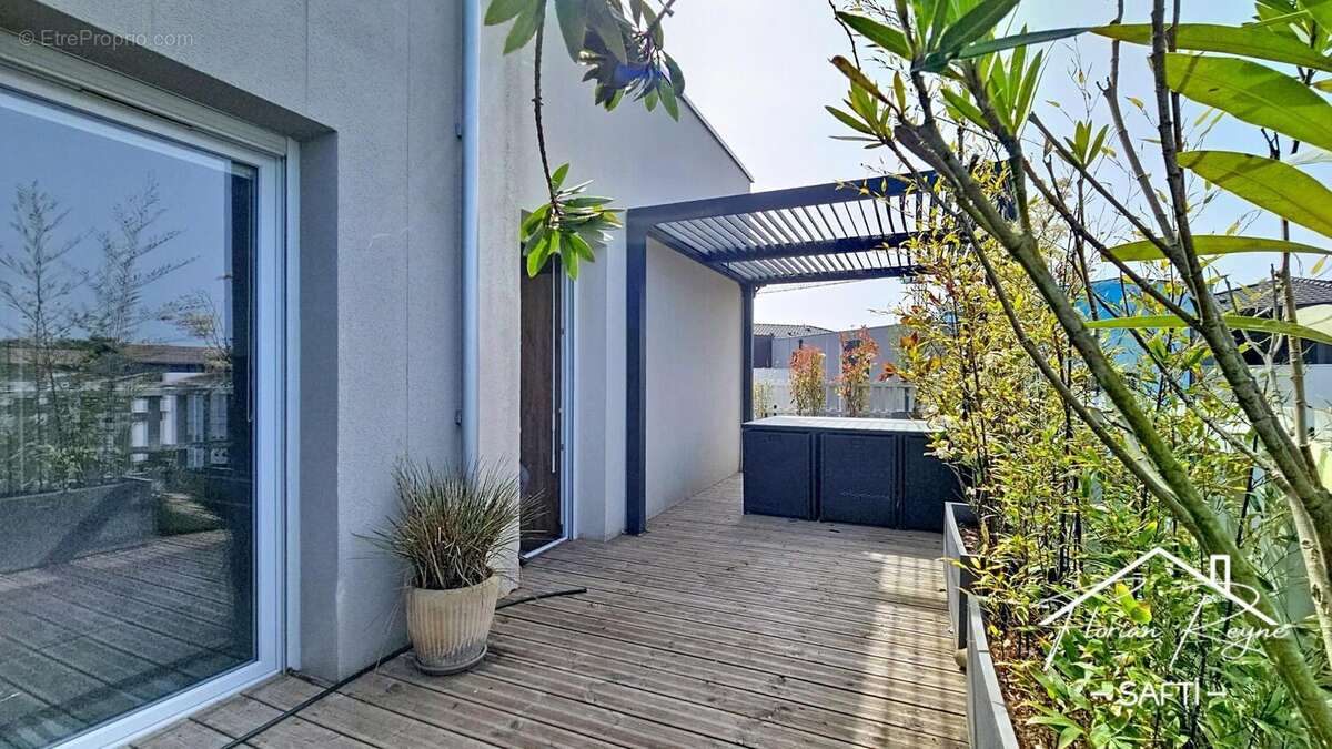 Photo 9 - Appartement à PAREMPUYRE