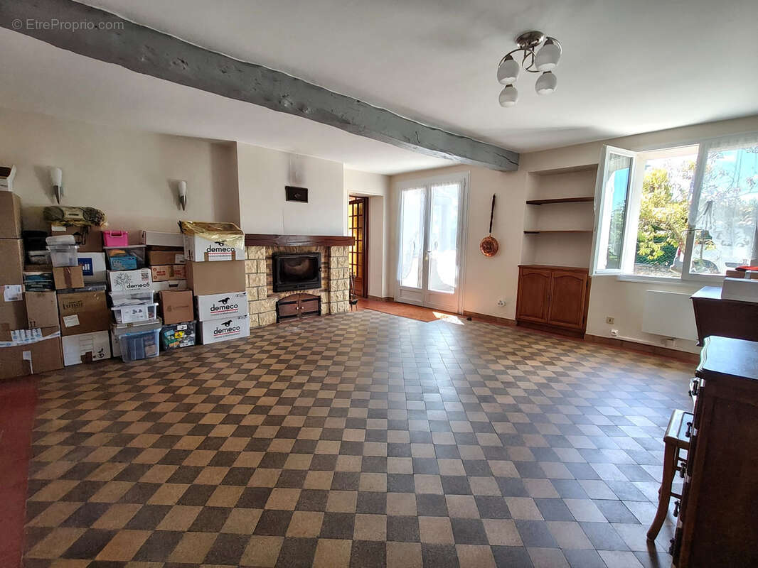 TREVOL   Maison type longère 114 m2 avec dépendances sur 2 455 m2 de terrain - photo 10