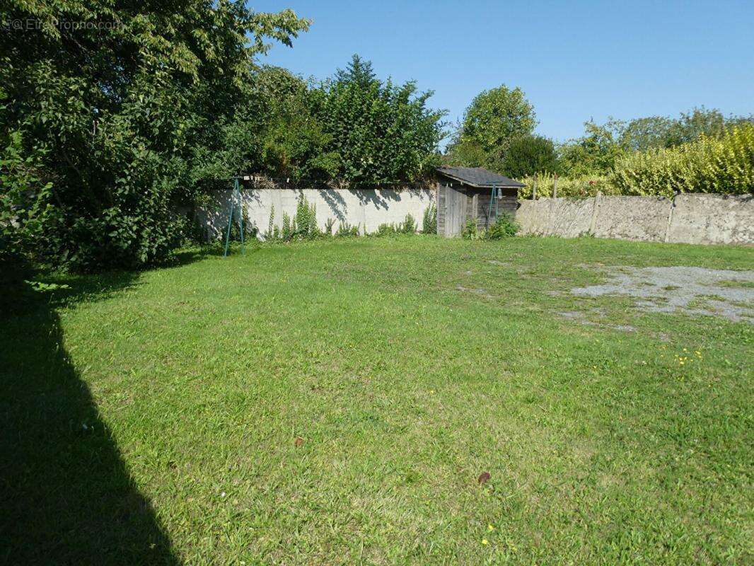 Maison à MEZIDON-CANON