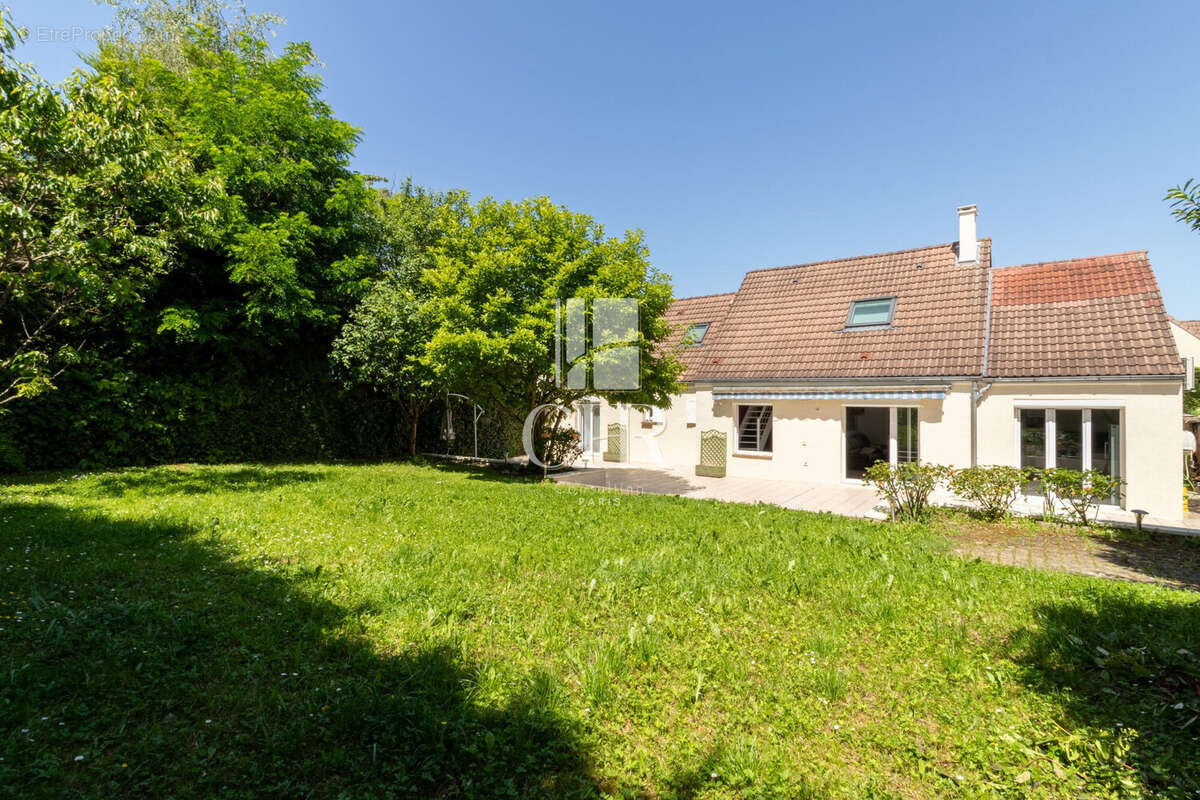Maison 179 m² à Saint-Brice-Sous-Foret  - photo 3
