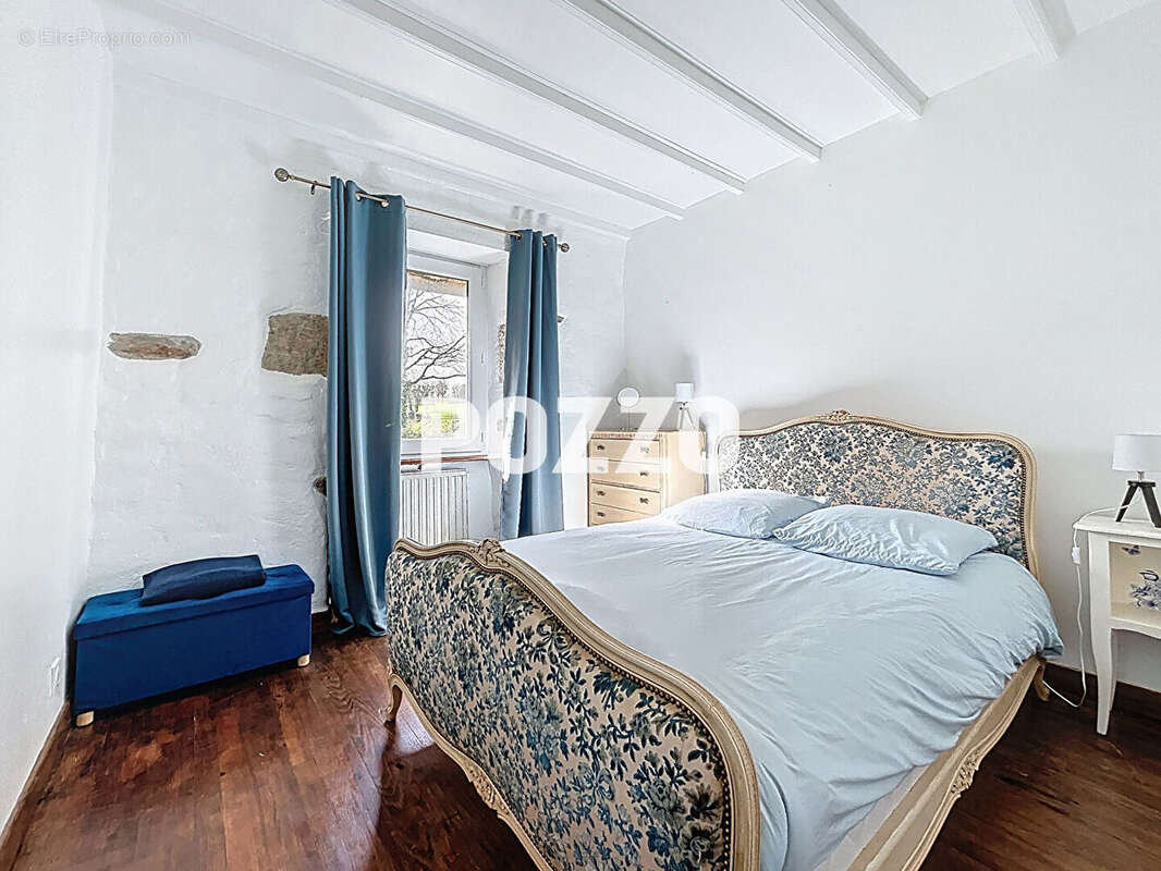 Maison à MONTAIGU-LES-BOIS