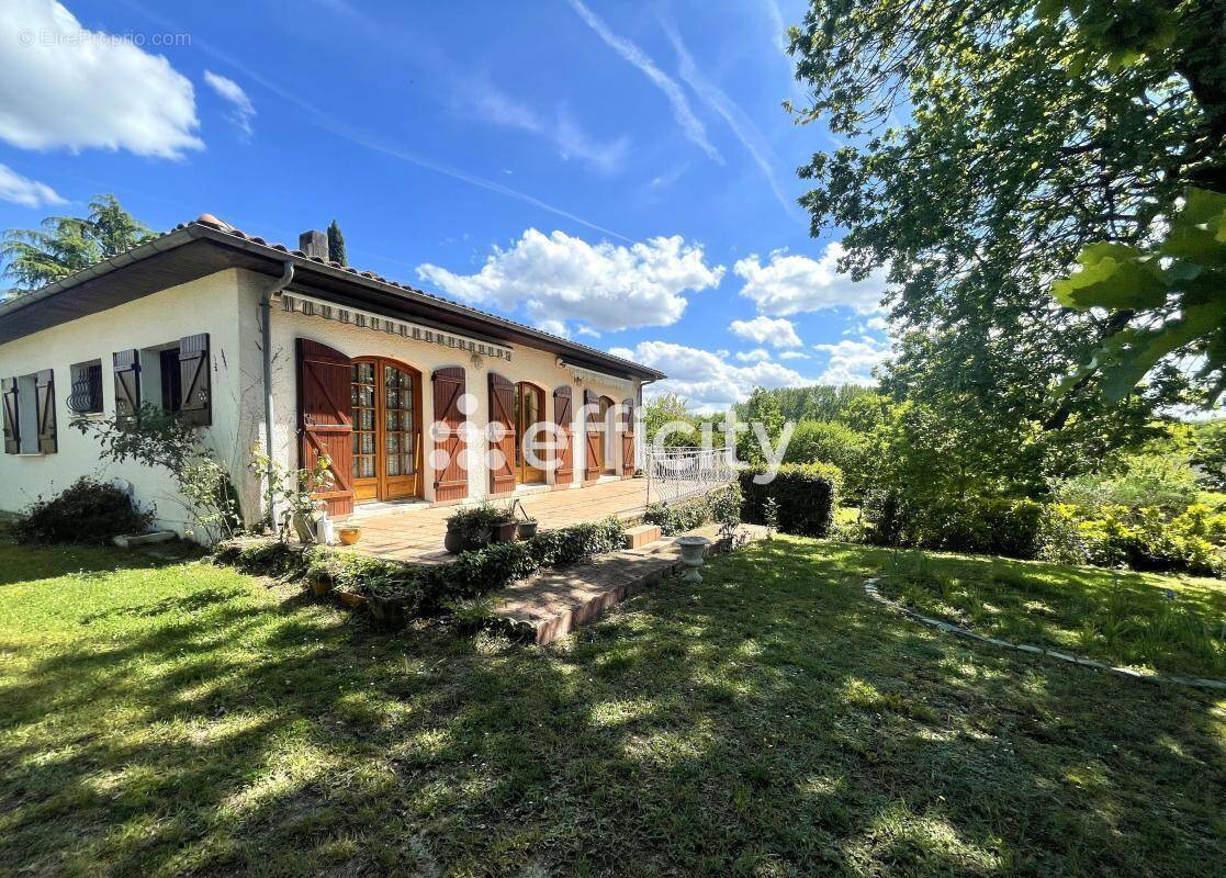 Maison à BLANQUEFORT