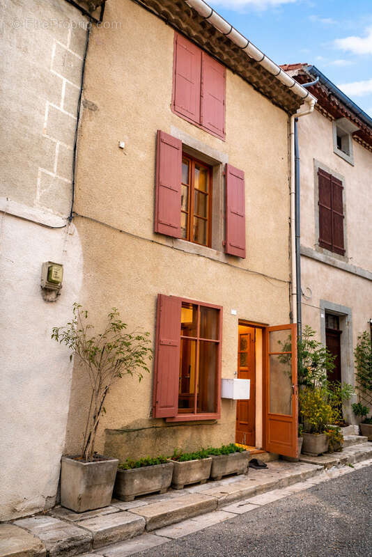 Maison à AZILLE