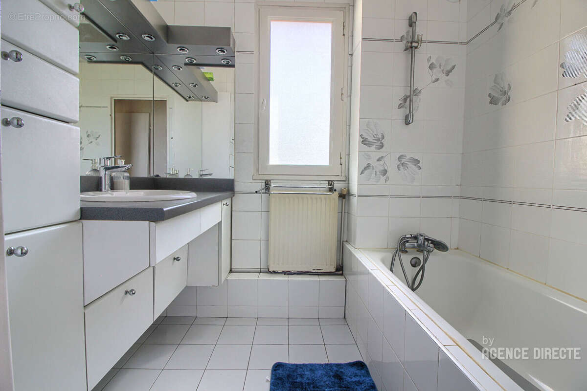 Appartement Rennes T6 - 102 m2 - Dernier étage avec balcon - cave et place de parking ! - photo 14