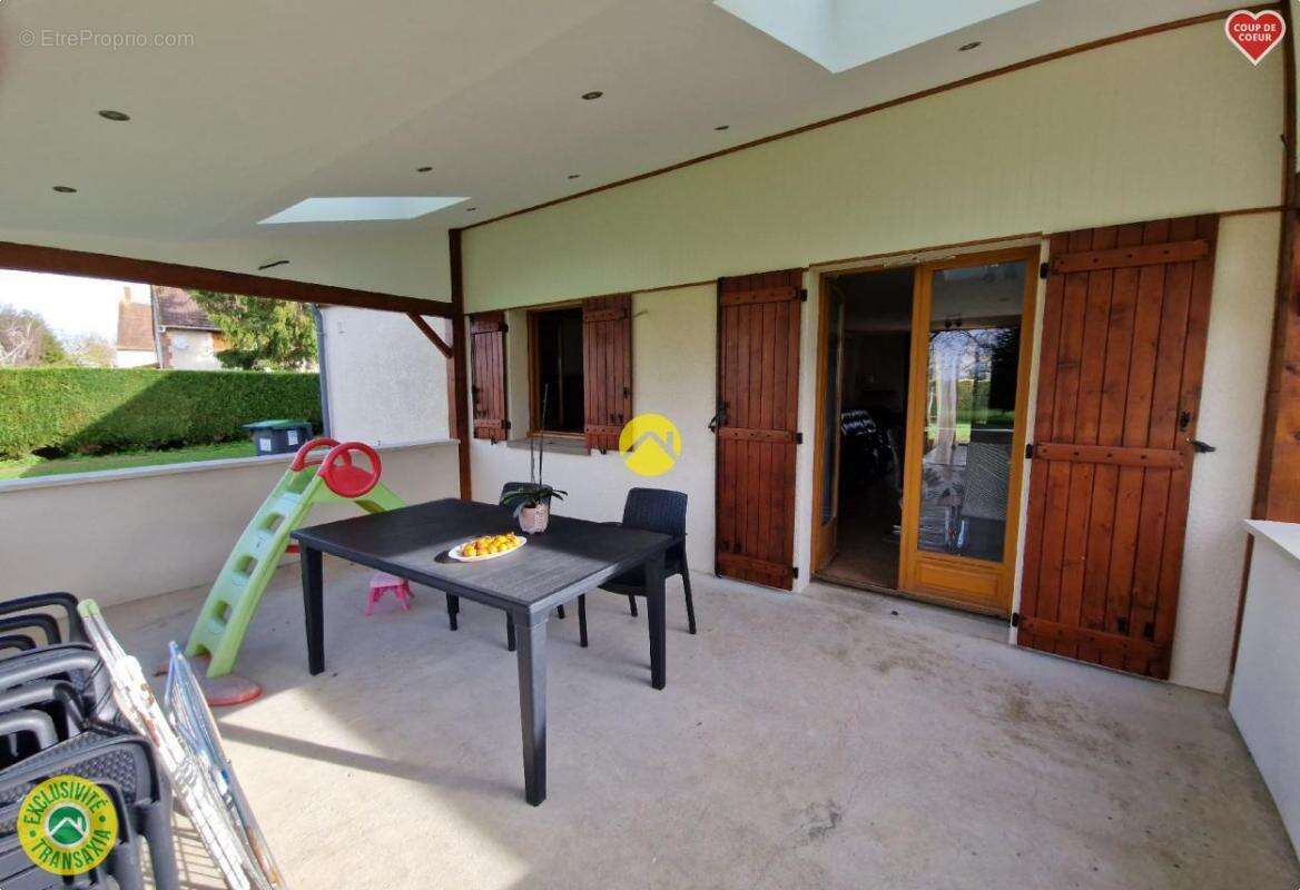 Maison à LA GUERCHE-SUR-L&#039;AUBOIS