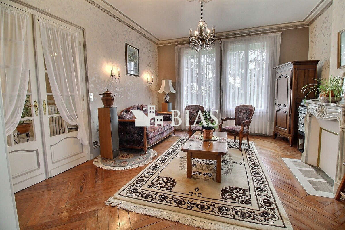 Maison à SAINT-GEORGES-DU-VIEVRE