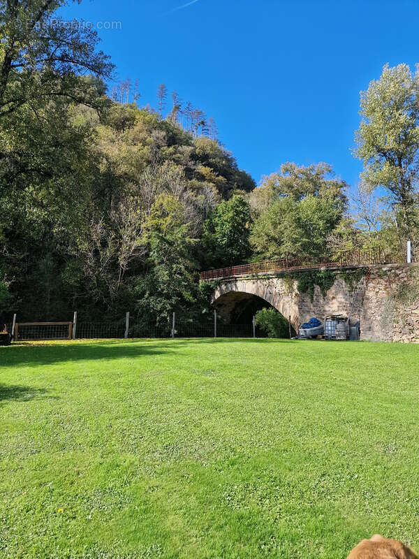Maison à SAINT-JUST-SUR-VIAUR