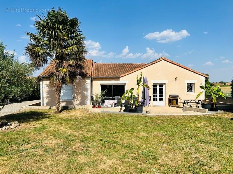 Maison à THURE