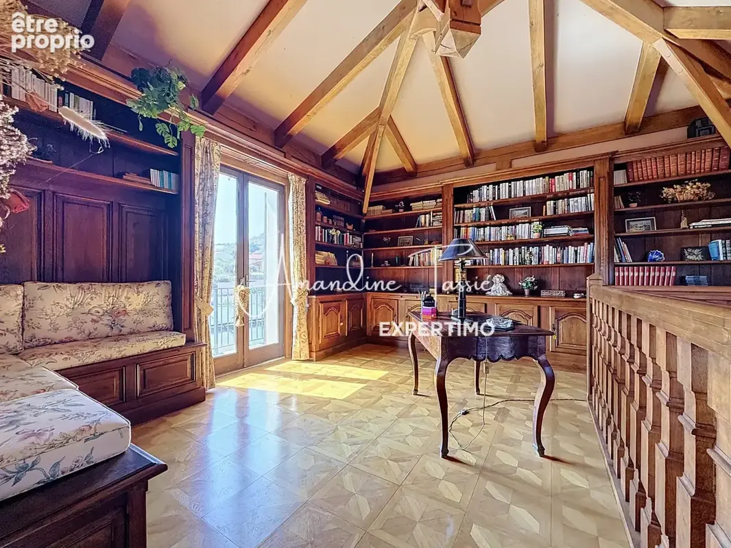 Une maison qui sort de l’ordinaire à Saint-Georges-de-Luzençon - photo 8