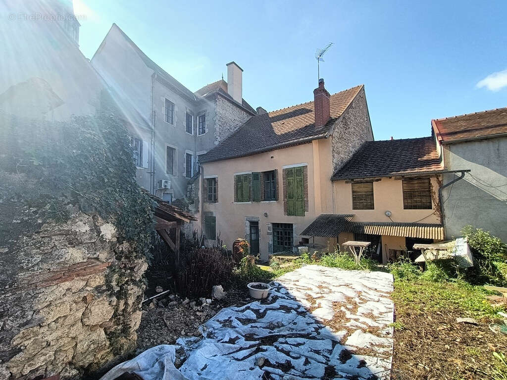 Maison à SAINT-POURCAIN-SUR-SIOULE