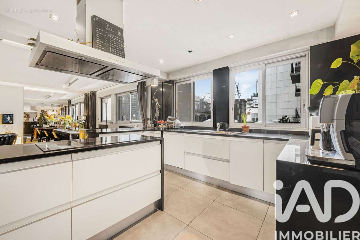 Photo 8 - Appartement à LEVALLOIS-PERRET