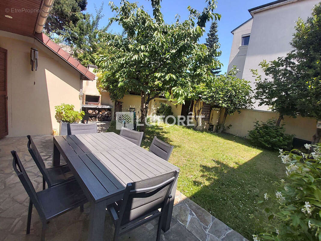 Maison à LIVRY-GARGAN