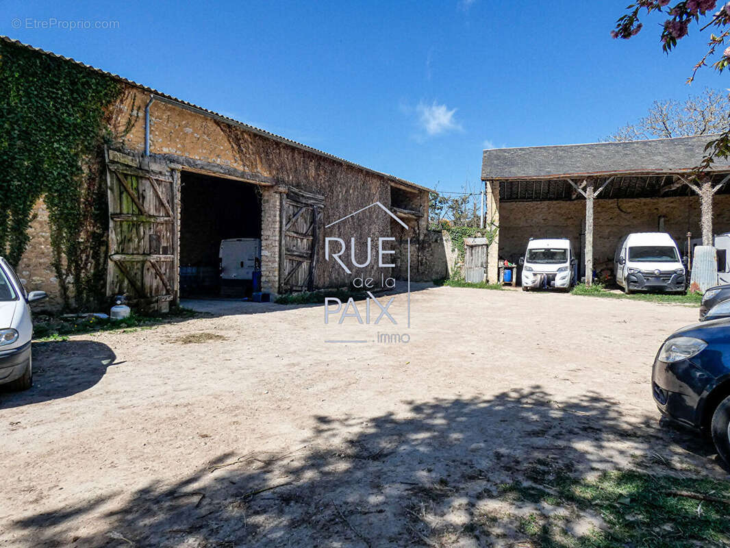 Maison à SAINT-JEAN-DE-SAUVES