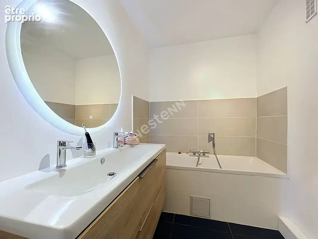 Nantes Hauts-Pavés / Appartement 86 m2 / 2 chambres / balcon / cave / ascenseur - photo 14