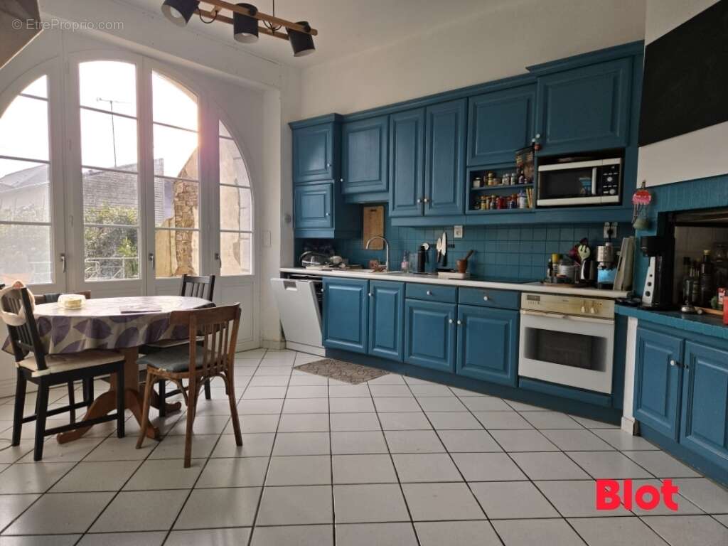 Maison à FOUGERES