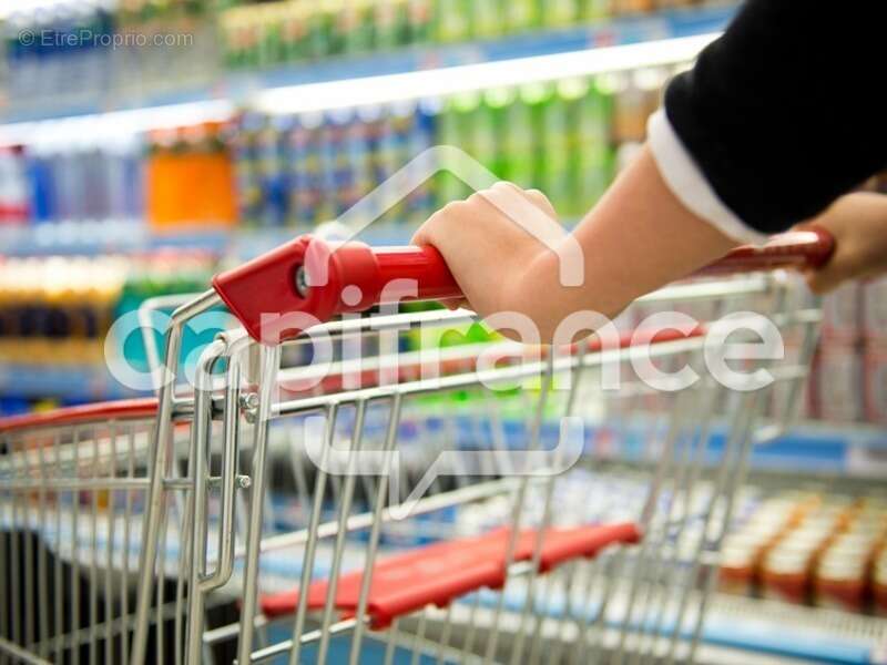 Commerce à LA CAILLERE-SAINT-HILAIRE