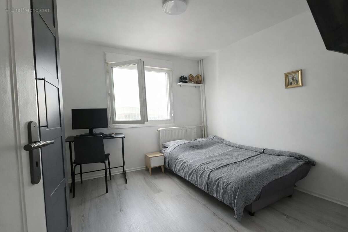 Appartement à LES PAVILLONS-SOUS-BOIS