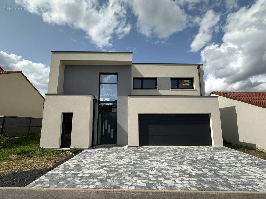 Maison à FEY