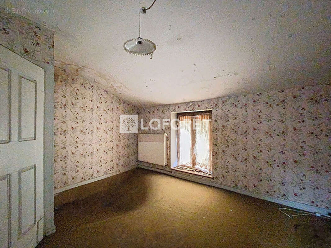 Maison à CONTREXEVILLE