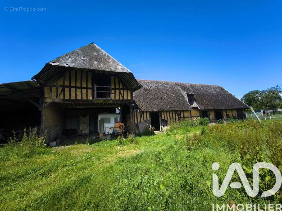 Terrain 1287 m² à Pont-Audemer  - photo 2
