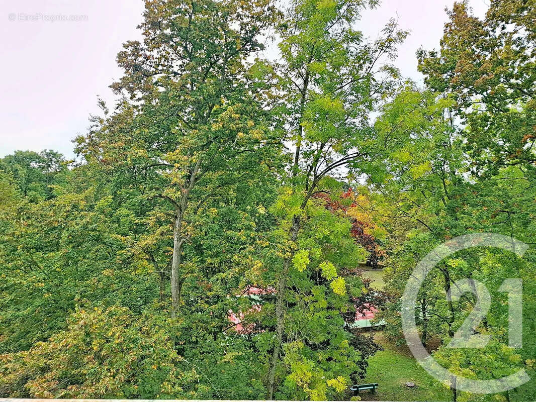 Appartement à VAUX-LE-PENIL