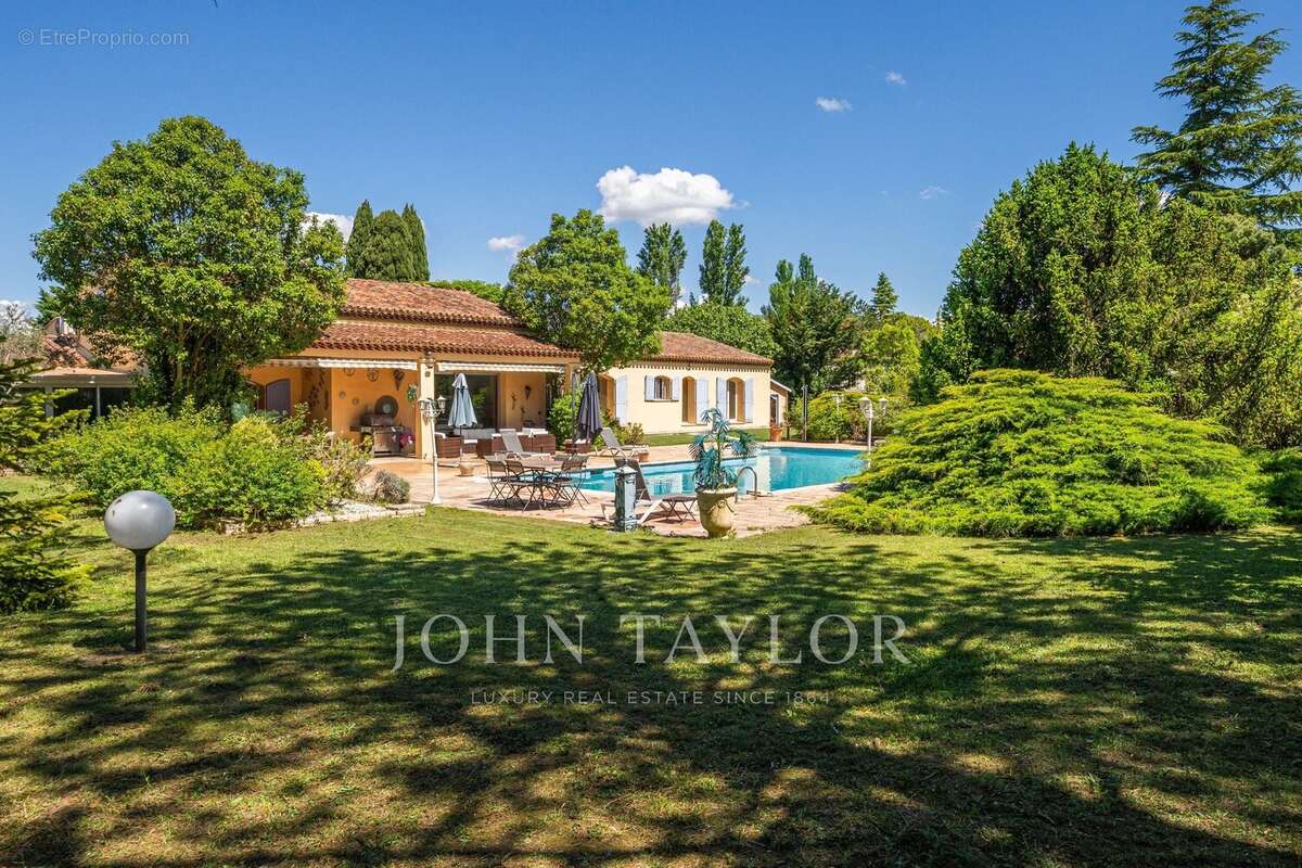 Exclusivité Aix Sud- Maison de plain pied- piscine- grand garage sécurisé. - photo 4