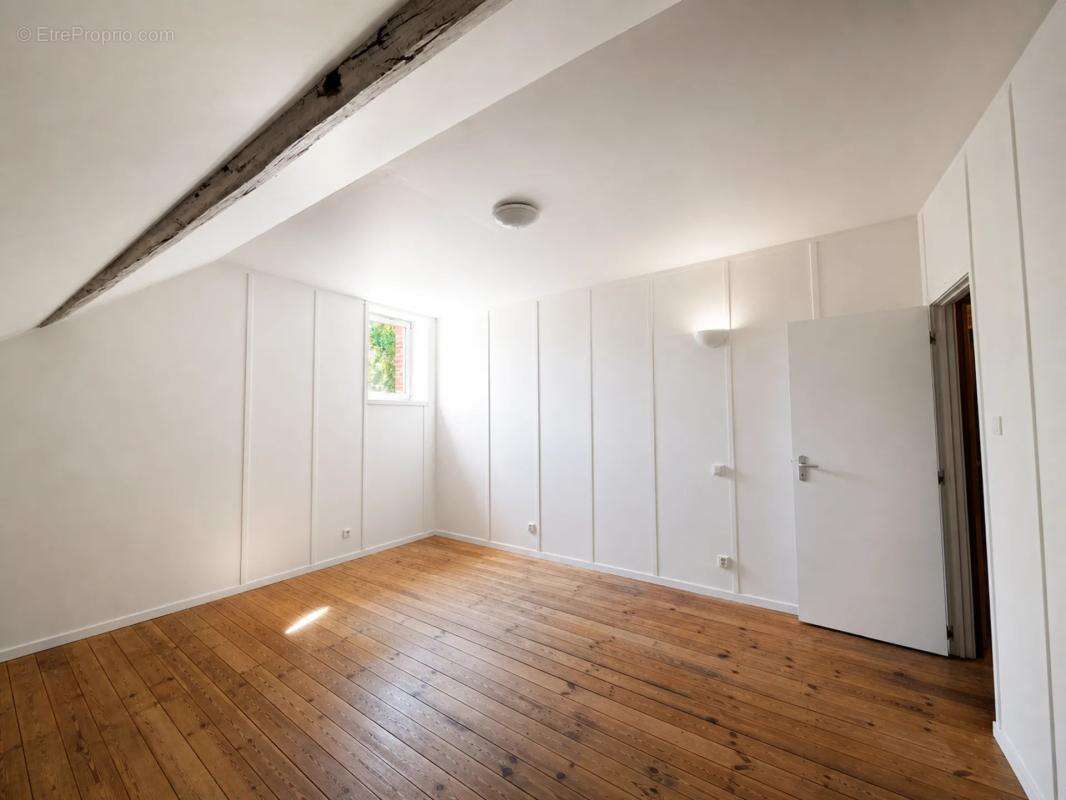 Maison avec dépendance sur 6000m2 de terrain - photo 11