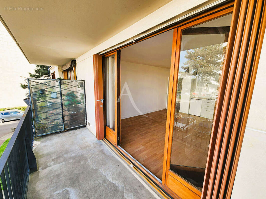 Appartement à FRESNES