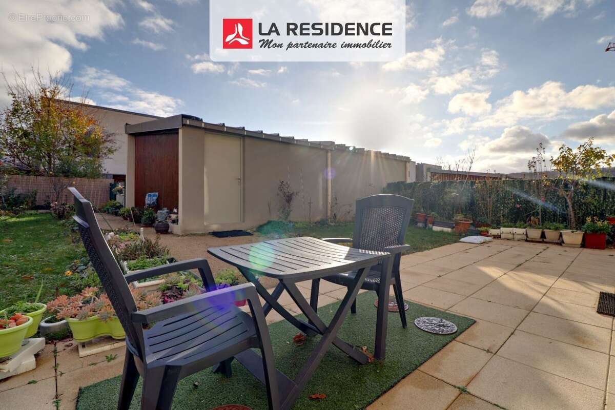 Maison à JOUY-LE-MOUTIER