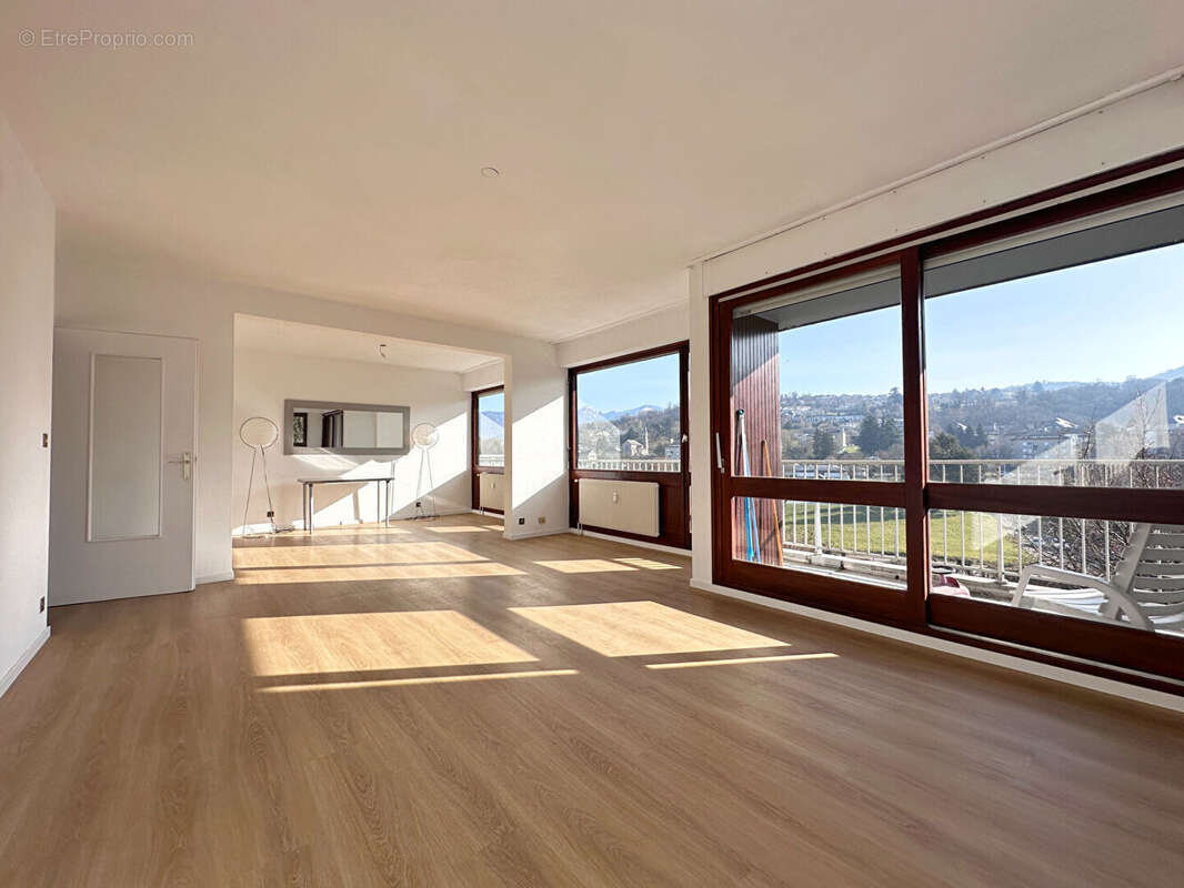 Appartement à JACOB-BELLECOMBETTE