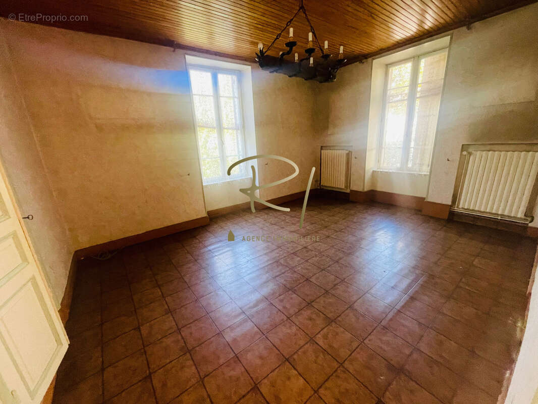 Maison à RUOMS