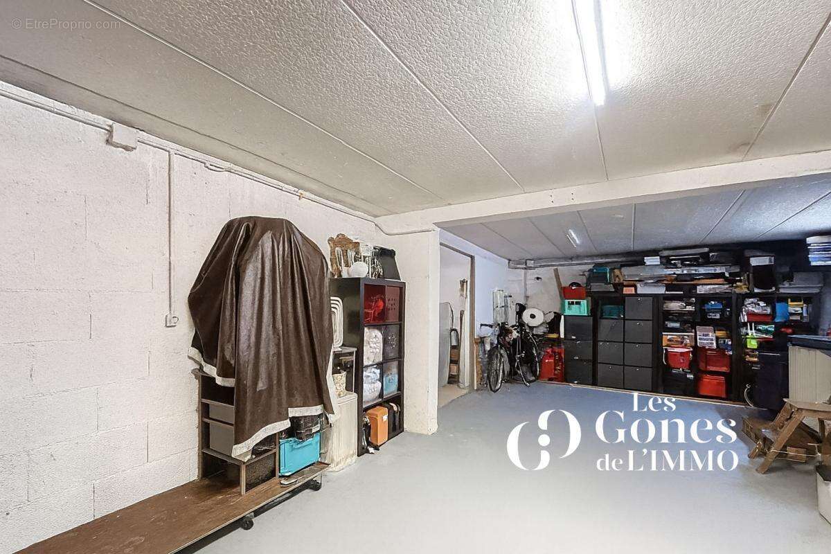 Maison à SAINT-GENIS-LAVAL