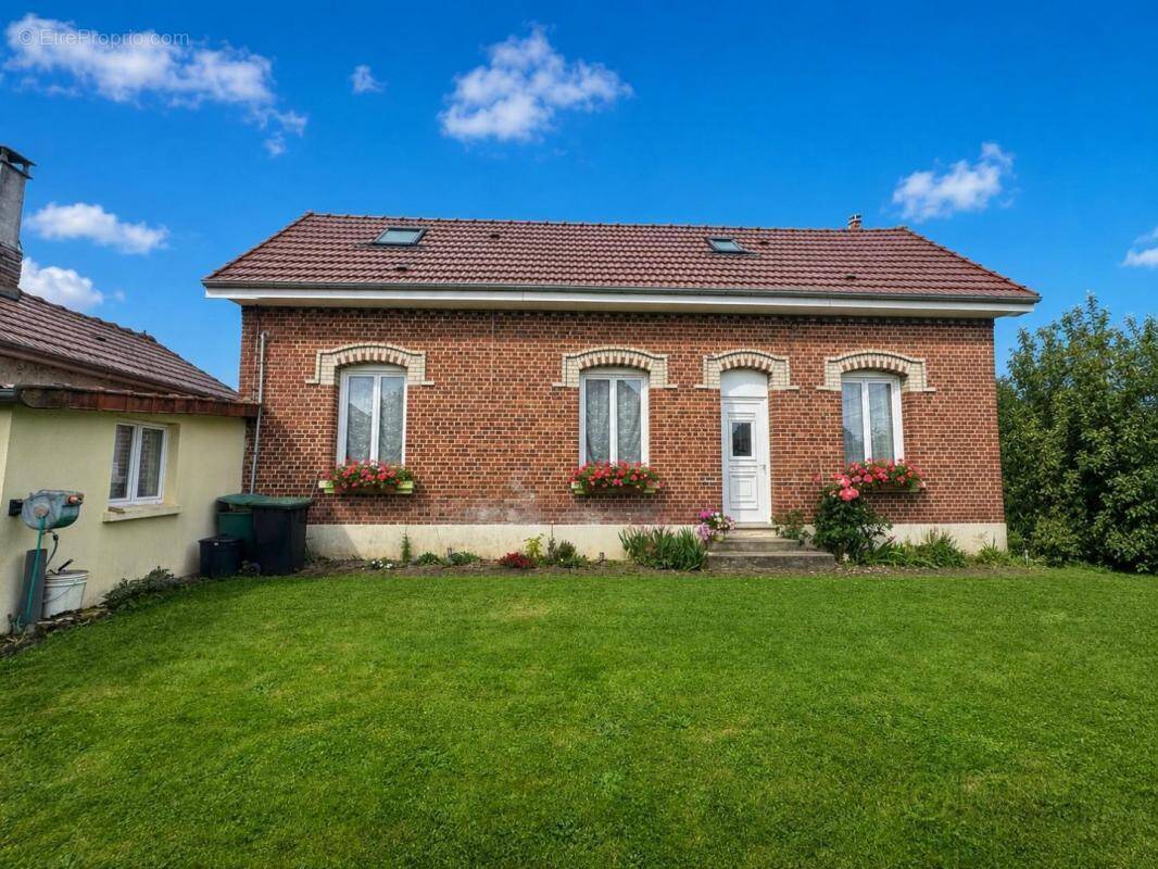 Maison à COMBLES
