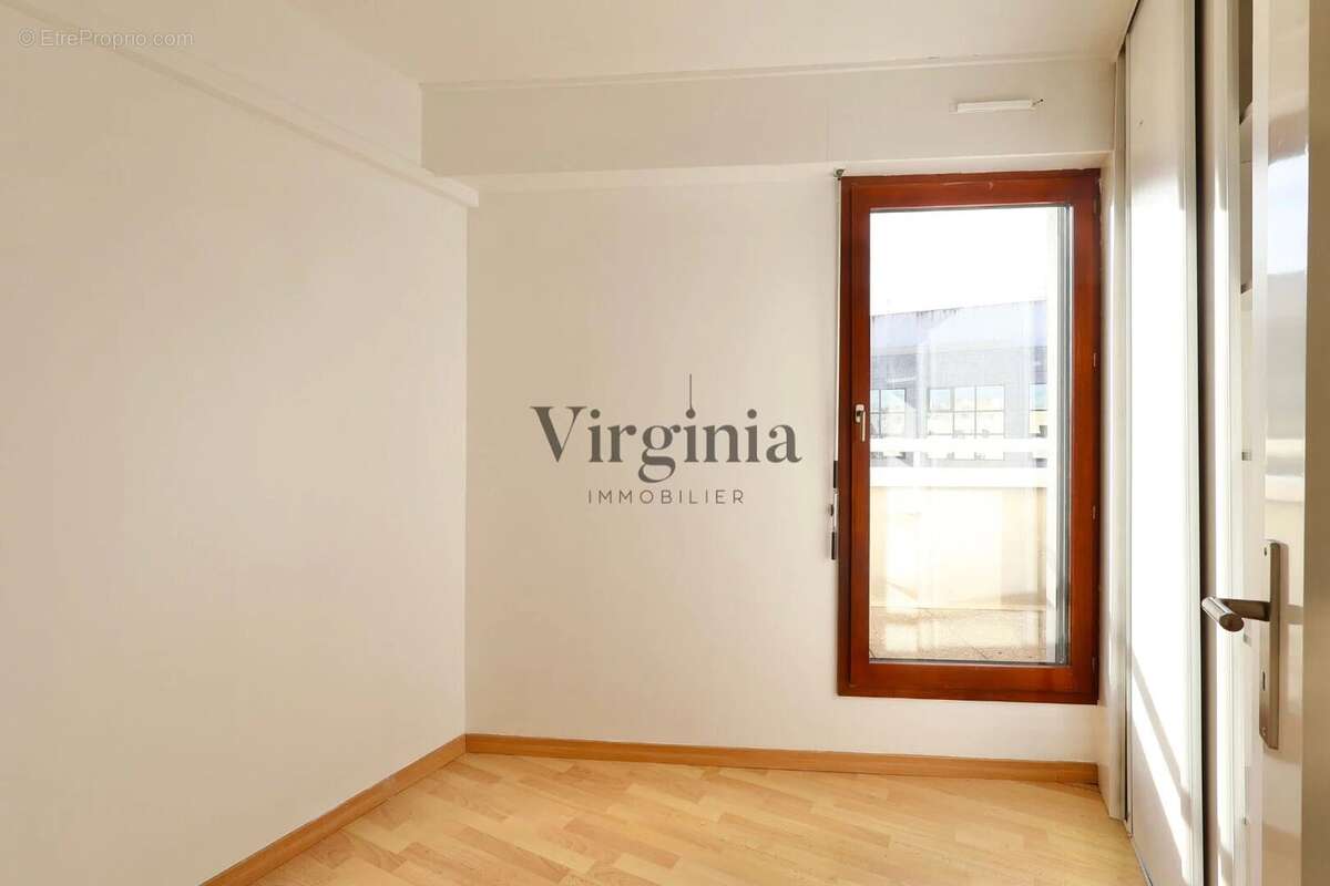 Appartement à CHARENTON-LE-PONT