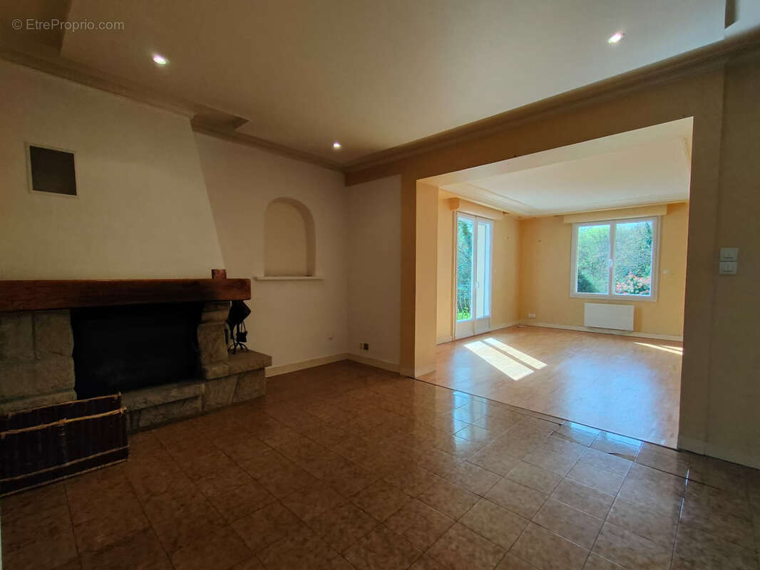 Maison à SAINT-THONAN