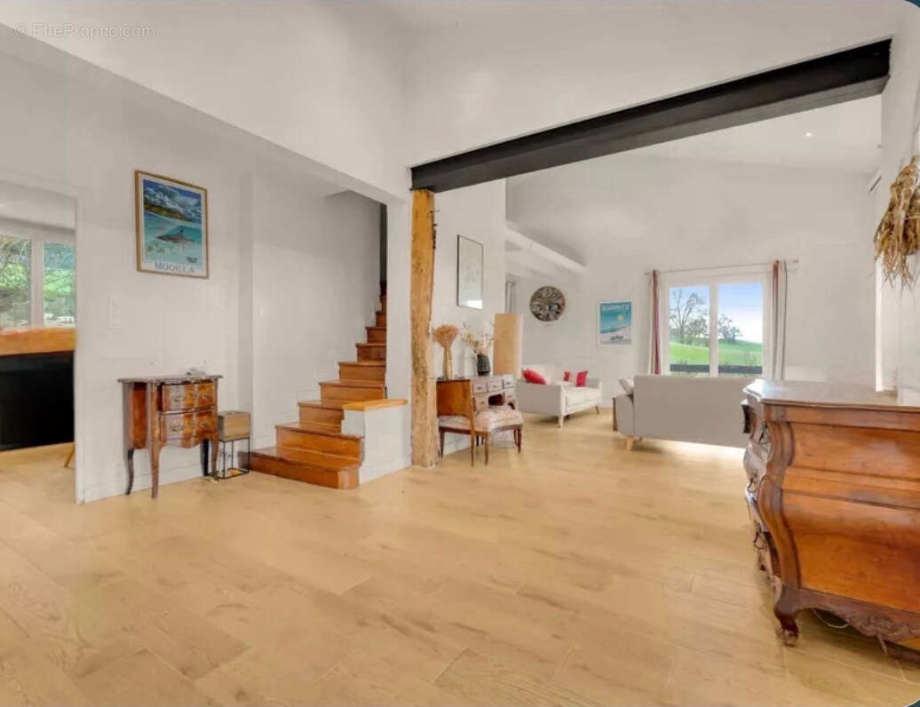 Maison familiale rénovée avec grand jardin arboré et verger - photo 5