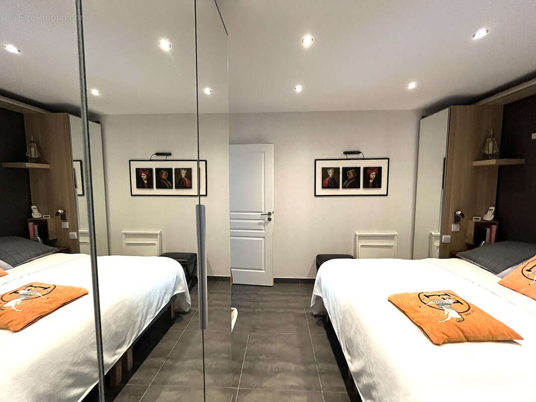 Maison à CHAMPAGNE-AU-MONT-D'OR