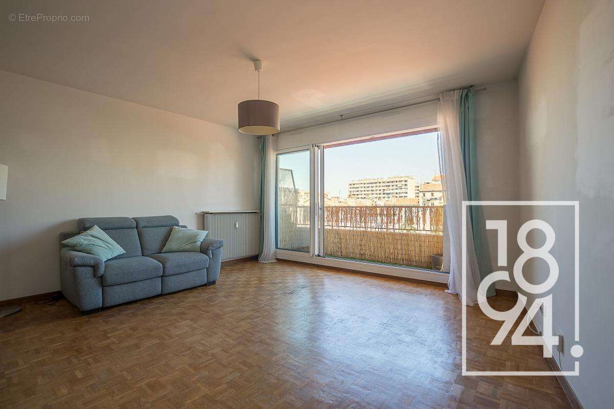 Appartement à MARSEILLE-7E