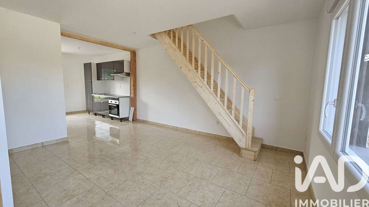 Photo 2 - Maison à VILLEBLEVIN