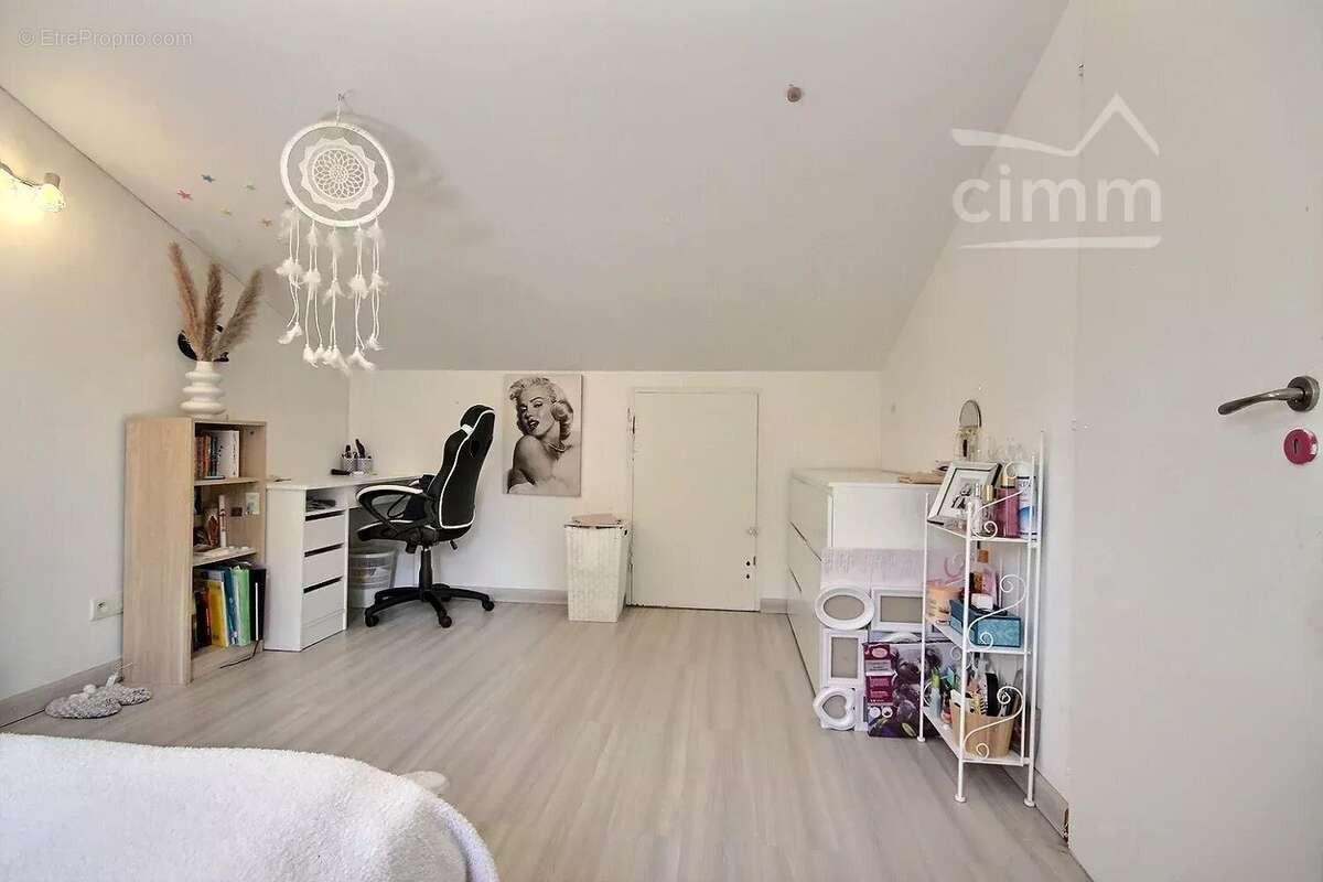 Maison à MONTELIMAR