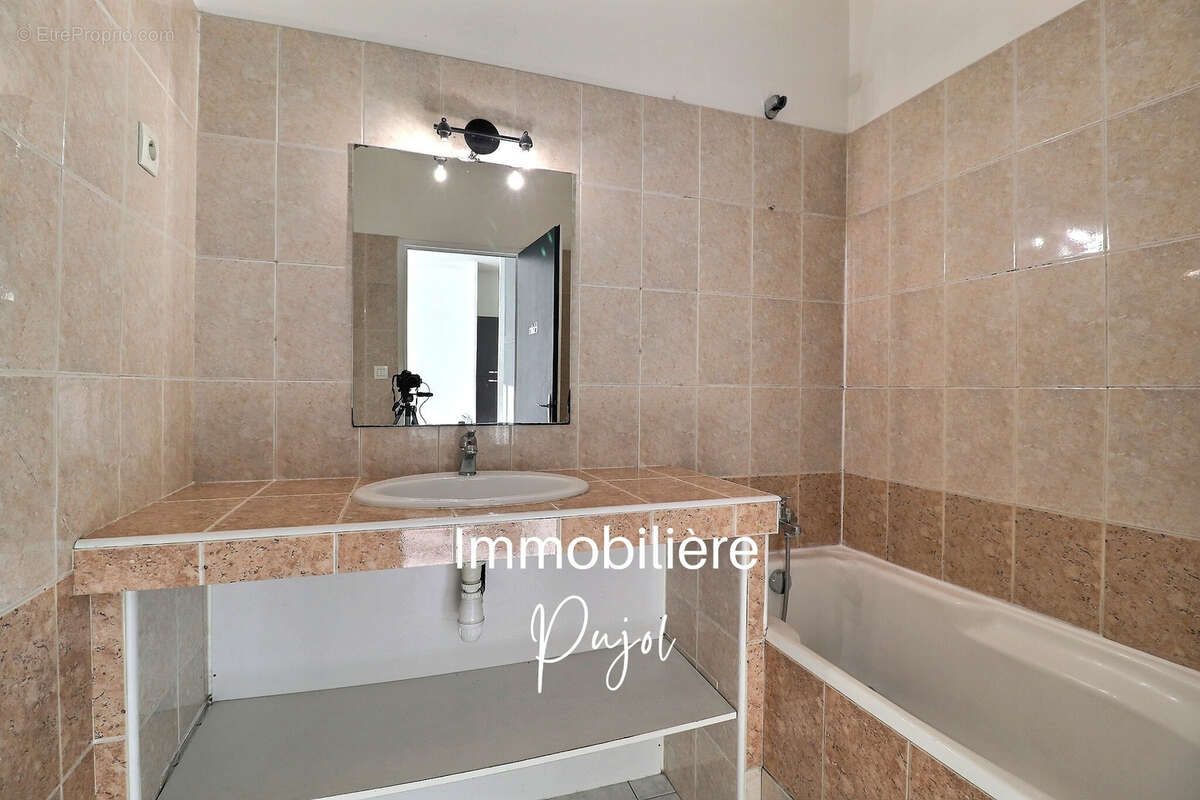 Appartement à MARSEILLE-3E