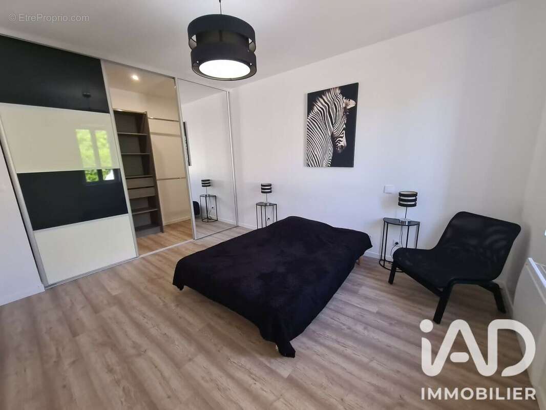 Maison 121 m² à La Ville-Dieu-Du-Temple  - photo 4