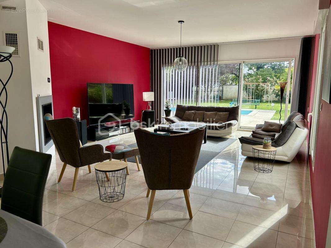 Maison 8 pièces 5 chambres de 205m² à VILLEBLEVIN (89340) - photo 6