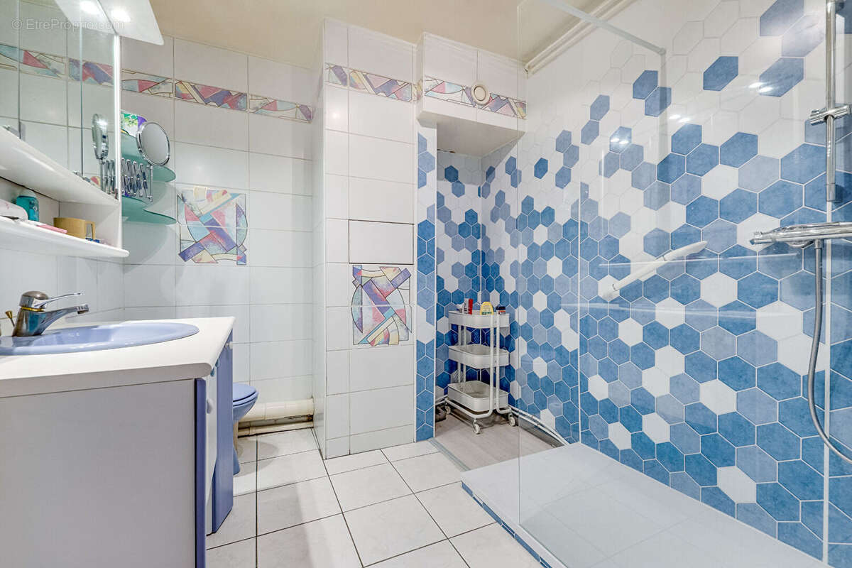 Appartement à PARIS-14E