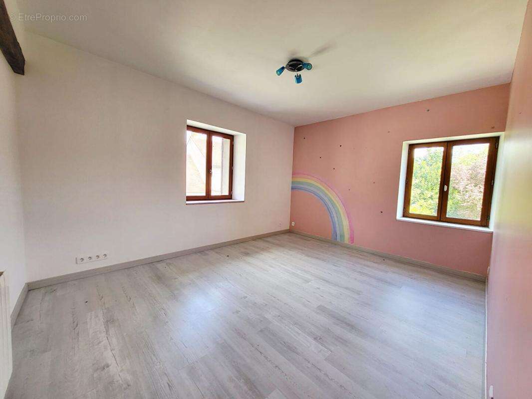 Maison en pierre 6 pièces, jardin et piscine ! - photo 14