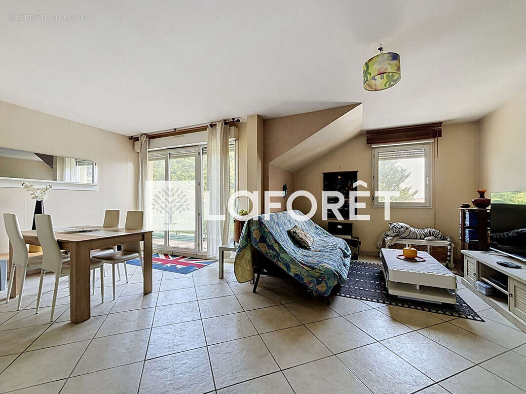 Appartement à VERT-SAINT-DENIS