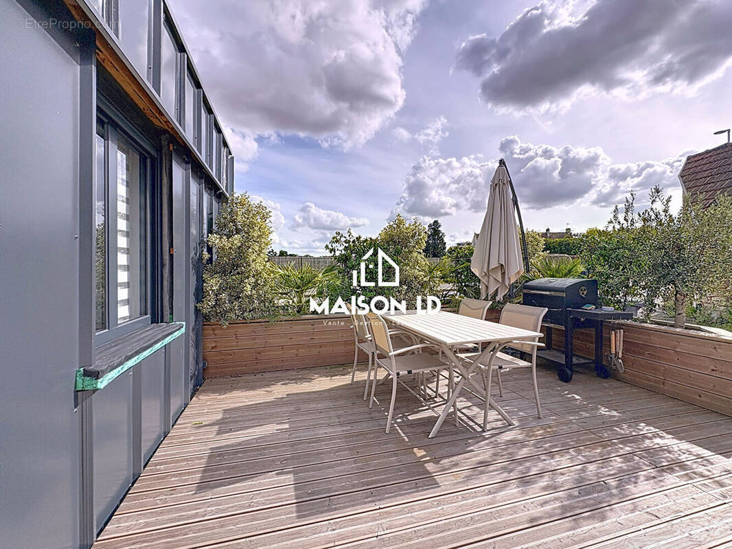 Maison à MONDEVILLE