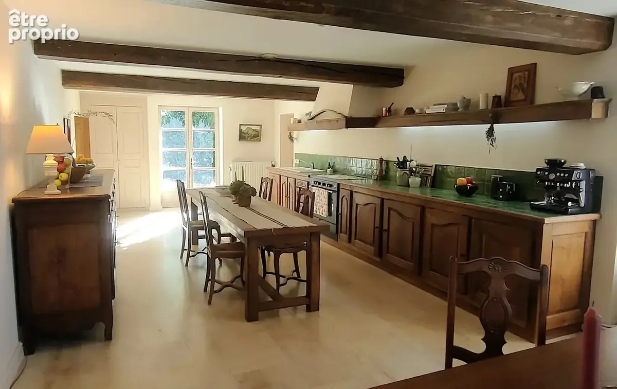 AUTHENTIQUE !!! Grande et belle maison en pierre dans un cadre préservé - photo 4