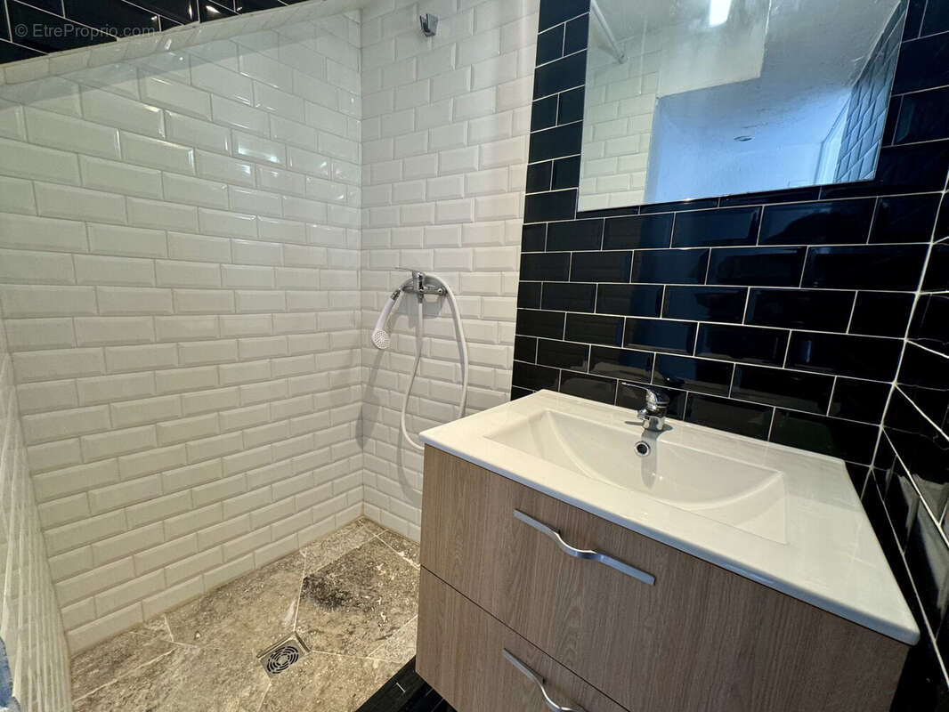 Appartement à TOURVES